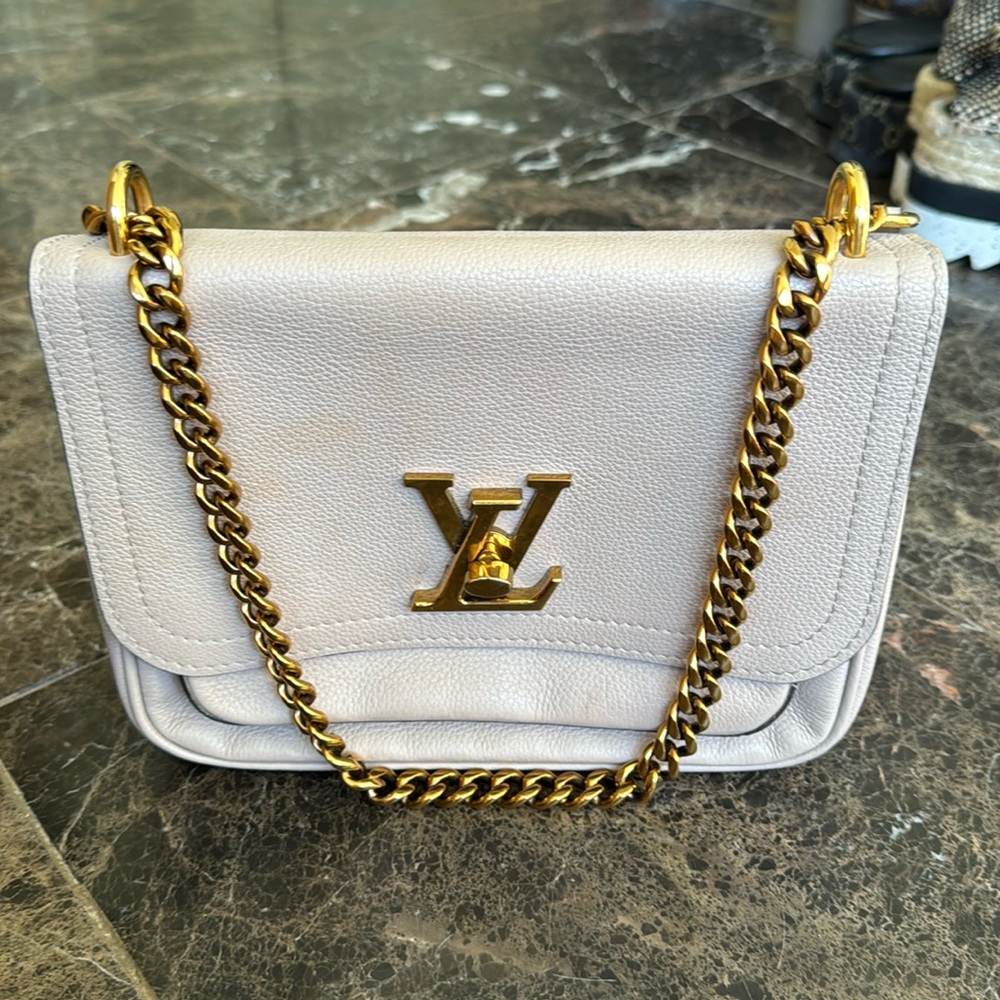 LOUIS VUITTON 
Grained Calfskin Lockme Chain Bag Greige